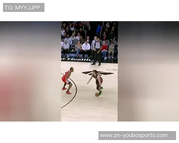 阿德巴约称小米切尔为进攻搅拌机施压持球人提升球队表现